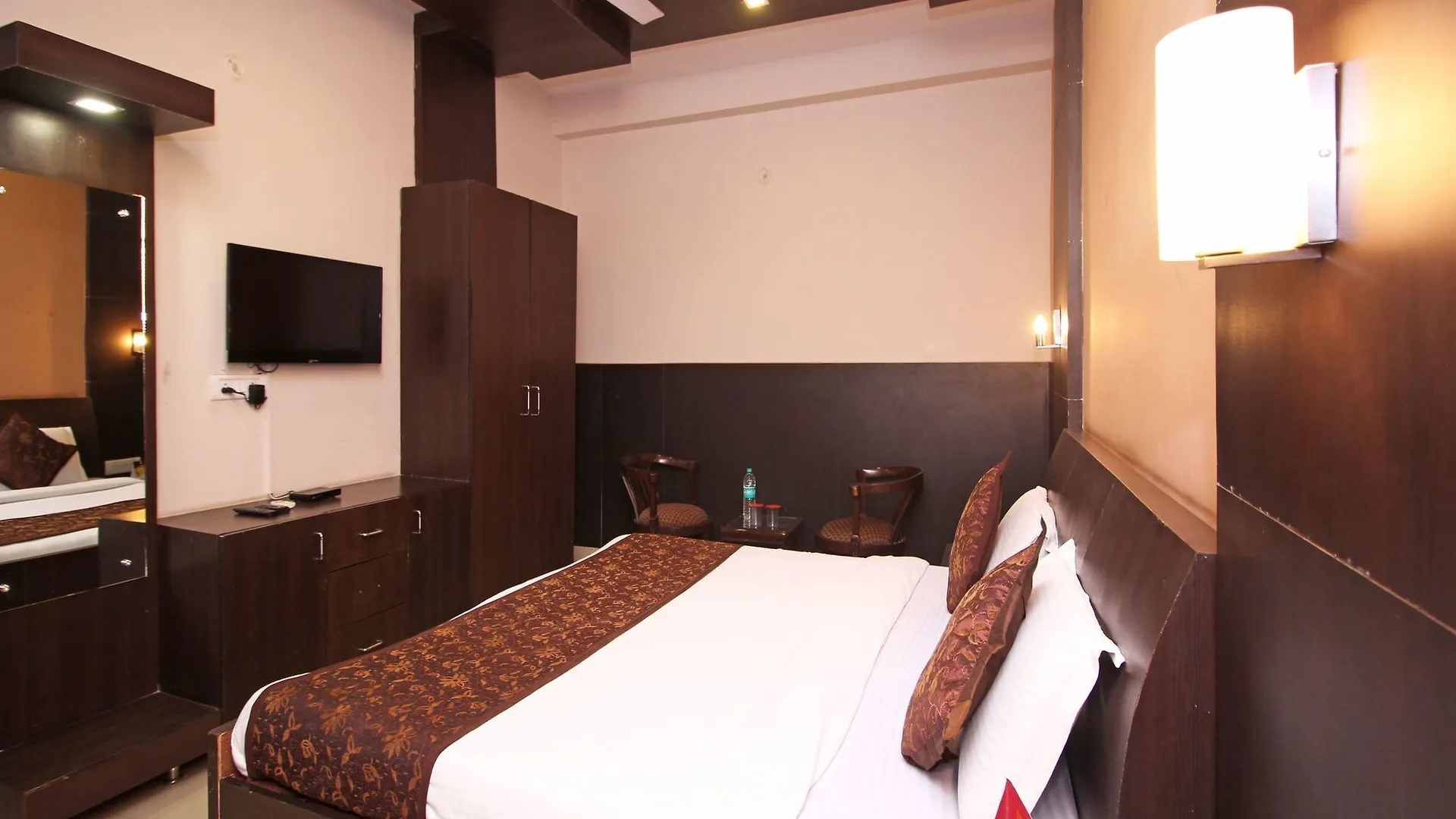 Oyo 576 Hotel Shree Kanta Residency Gurgáon
