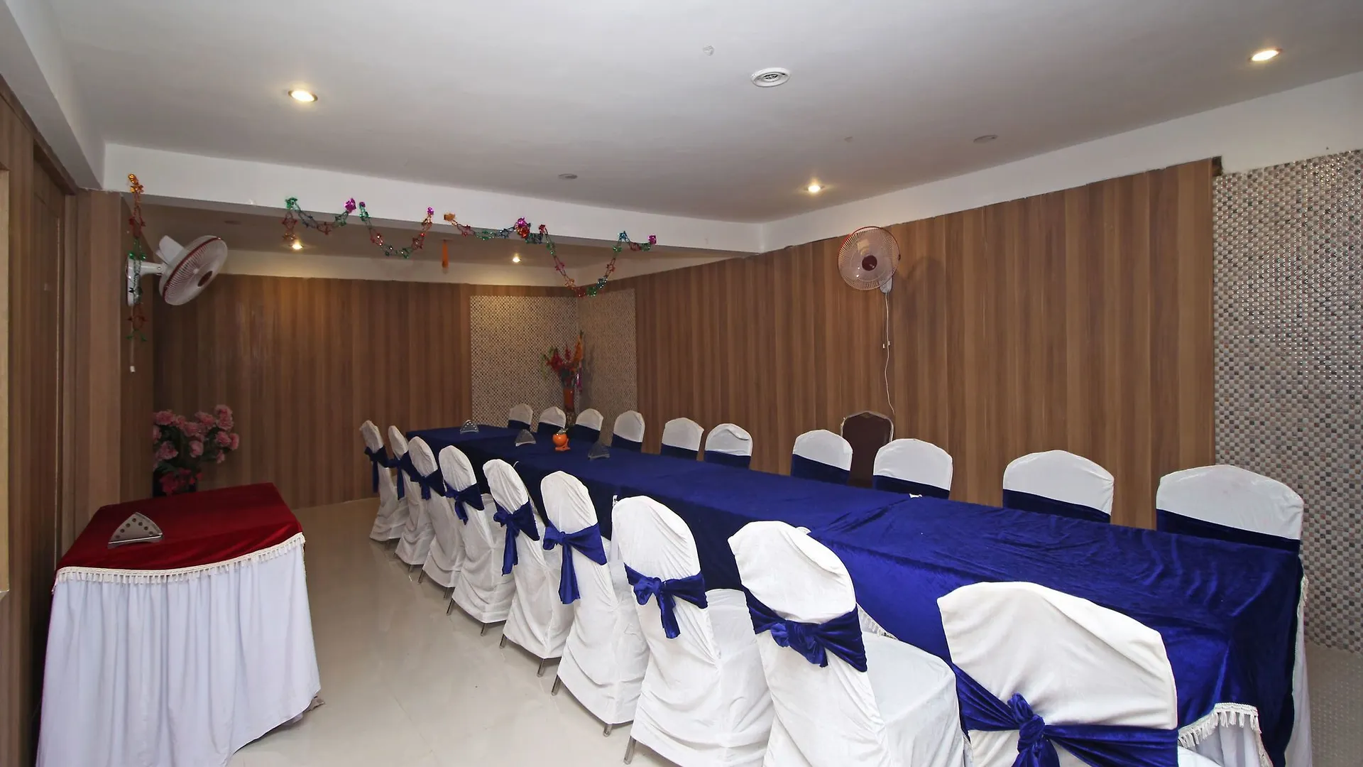 Oyo 576 Hotel Shree Kanta Residency Gurgáon