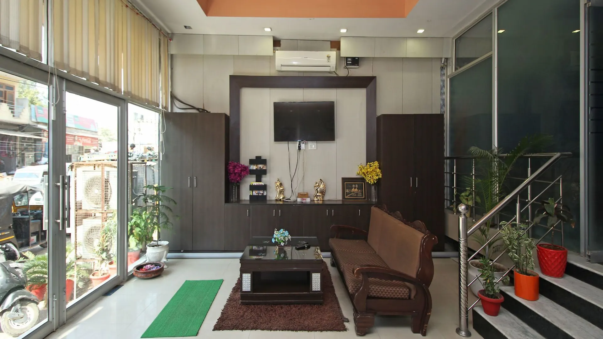 Oyo 576 Hotel Shree Kanta Residency Gurgaon